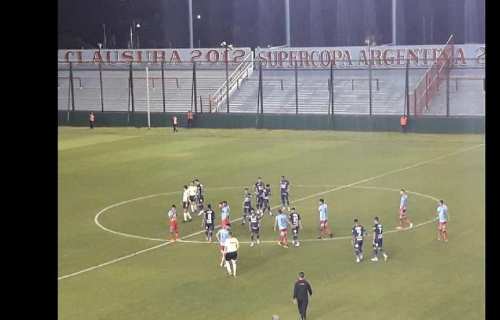 En Sarandi, el Tricolor sufrió su segunda derrota en el torneo.
