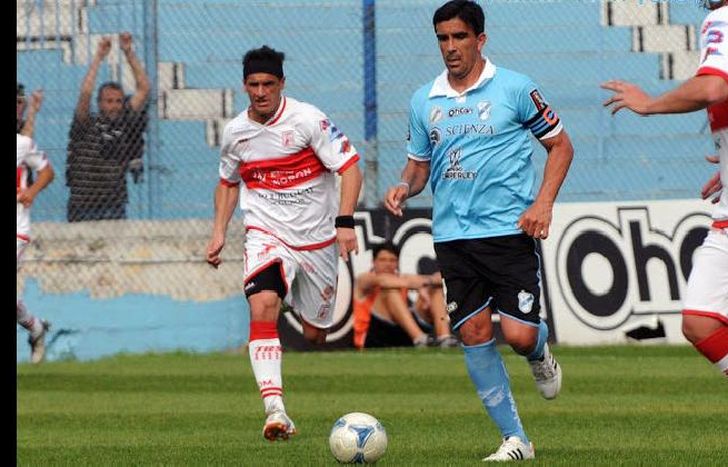 Campodónico hizo una extensa carrera como jugador. Hoy es ayudante de campo.