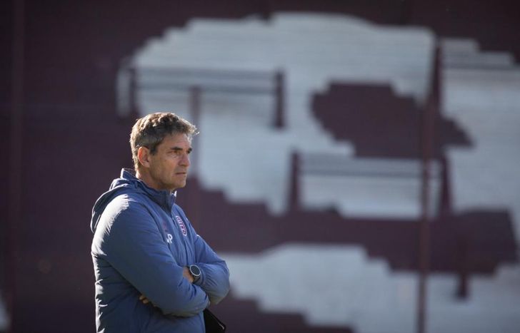 Pellegrino sigue esperando por un 9 para su Lanús.
