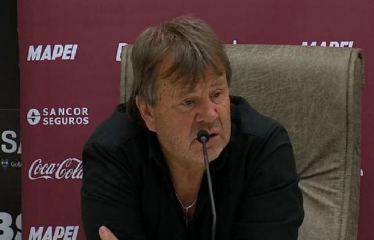 Ricardo Zielinski mostró su molestia por el arbitraje frente al DIM.