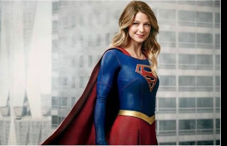 “SUPERGIRL”, ESTE SÁBADO.