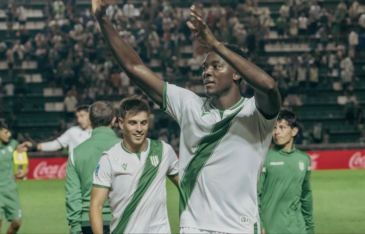 Danilo Arboleda ya se convierte en referente para los más jóvenes del plantel de Banfield.&nbsp;