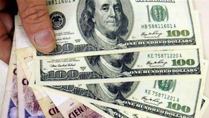 El acceso al dólar, más restringido.