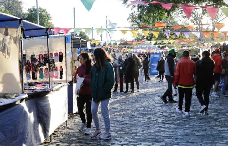 La Plaza Libertad está ubicada sobre Laprida al 1200.