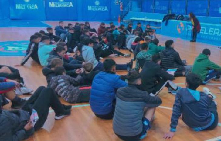 Para los chicos de las divisiones juveniles de fútbol.