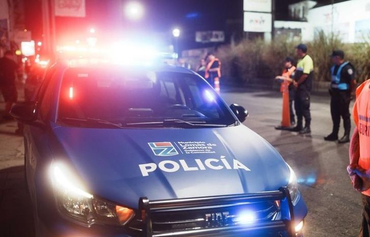 Operativo nocturno sobre la Avenida Yrigoyen y Las Heras.