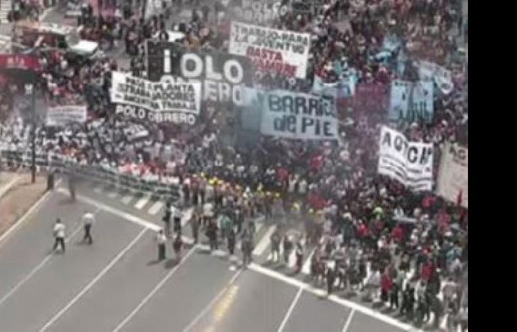 hay una gran convocatoria de militantes en pleno centro.