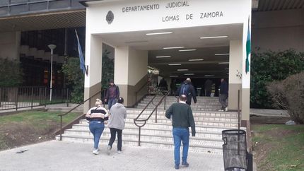 El imputado continuará tras las rejas por la grave denuncia.