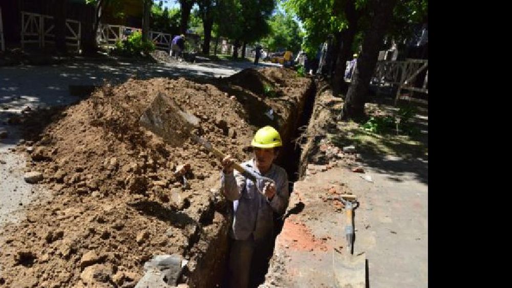 Avanza la red de agua potable en Echeverría