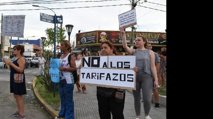 vecinos de lomas se unieron contra el tarifazo del gobierno