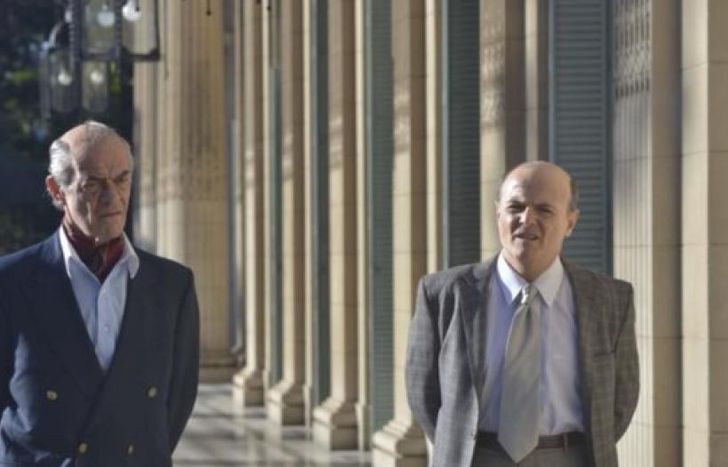 De la Rúa y Cavallo, personificados en la serie.