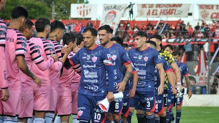 Talleres de Escalada visita a Liniers por la fecha 14 de la Primera B. Talleres de Escalada visita a Liniers por la fecha 14 de la Primera B.