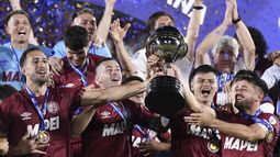 Lanús quiere asegurar la continuidad de dos de sus figuras.