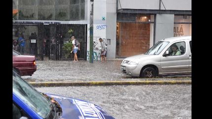 en el centro de la ciudad hubo dificultades para cruzar las calles.