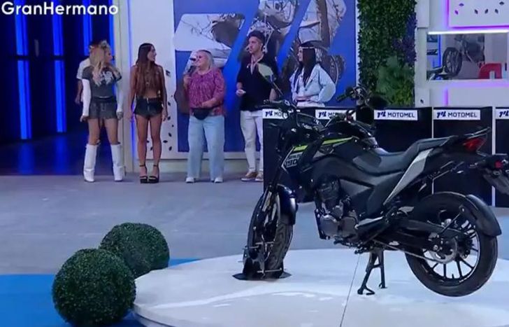 Una jugadora se llevó la moto en Gran Hermano.