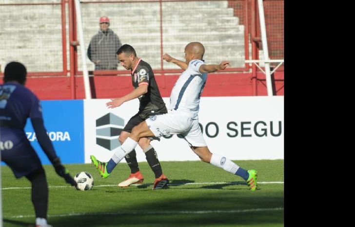 Guruceaga sólo jugó en el debut ante Independiente Rivadavia.