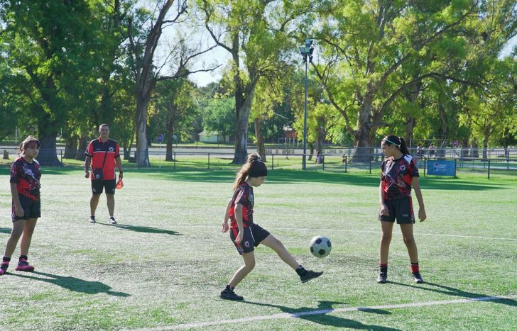 Los vecinos pueden hacer deporte y/o desarrollar sus capacidades artísticas en Lomas de Zamora.