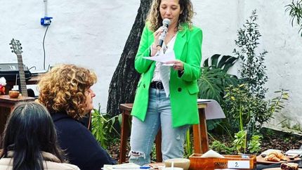 Paula Ojeda en la presentación de su primer libro.
