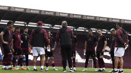 Zielinski busca la mejor versión de Lanús. Zielinski busca la mejor versión de Lanús.