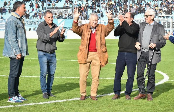 Carlos Pachamé fue homenajeado por el Gaolero.