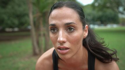 Fiorela, preocupada.