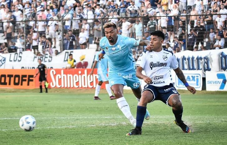 López fue titular en todos los partidos de Temperley del torneo.
