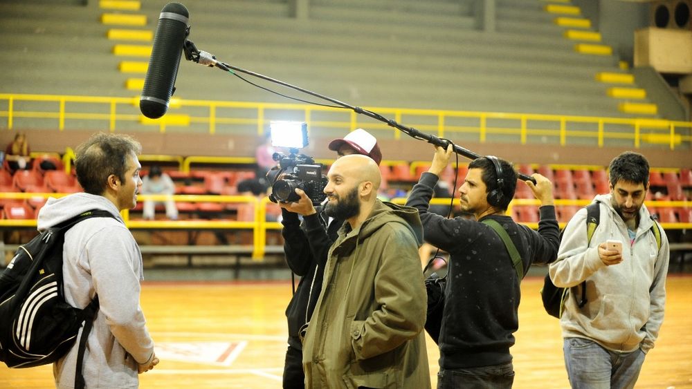 Para César, el oficio de productor es maravilloso por la versatilidad de la profesión. El oriundo de Lomas vive cada día al máximo. Para César, el oficio de productor es maravilloso por la versatilidad de la profesión. El oriundo de Lomas vive cada día al máximo.