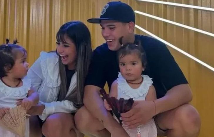 Daniela Celis y Thiago Medina, en familia.