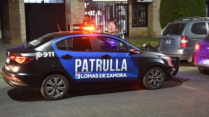 Buscan desbaratar a una banda acusada de desvalijar una casa en Llavallol: hay cuatro detenidos y falta uno. Buscan desbaratar a una banda acusada de desvalijar una casa en Llavallol: hay cuatro detenidos y falta uno.