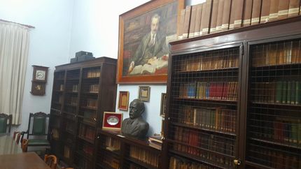 La biblioteca sigue más firme que nunca: a pesar de la presencia de la tecnología, los libros siguen dando de qué hablar. La biblioteca sigue más firme que nunca: a pesar de la presencia de la tecnología, los libros siguen dando de qué hablar.