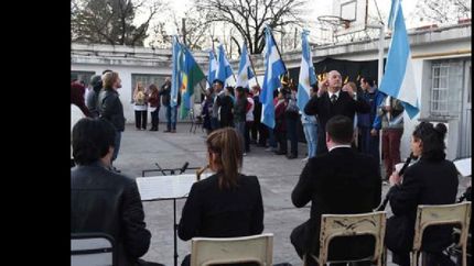 Participaron ocho escuelas del barrio y la banda municipal.
