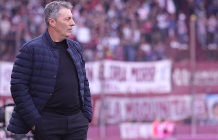 Kudelka deberá rearmar la defensa y el mediocampo
