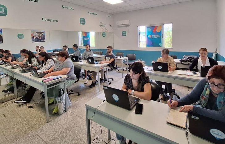 Vecinos podrán formarse en áreas vinculadas a las nuevas tecnologías.