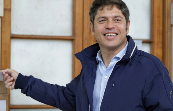 Kicillof emitió su voto y habló con la prensa.