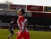 Federico Martínez se despachó con tres goles para ser la figura de Talleres de Escalada.