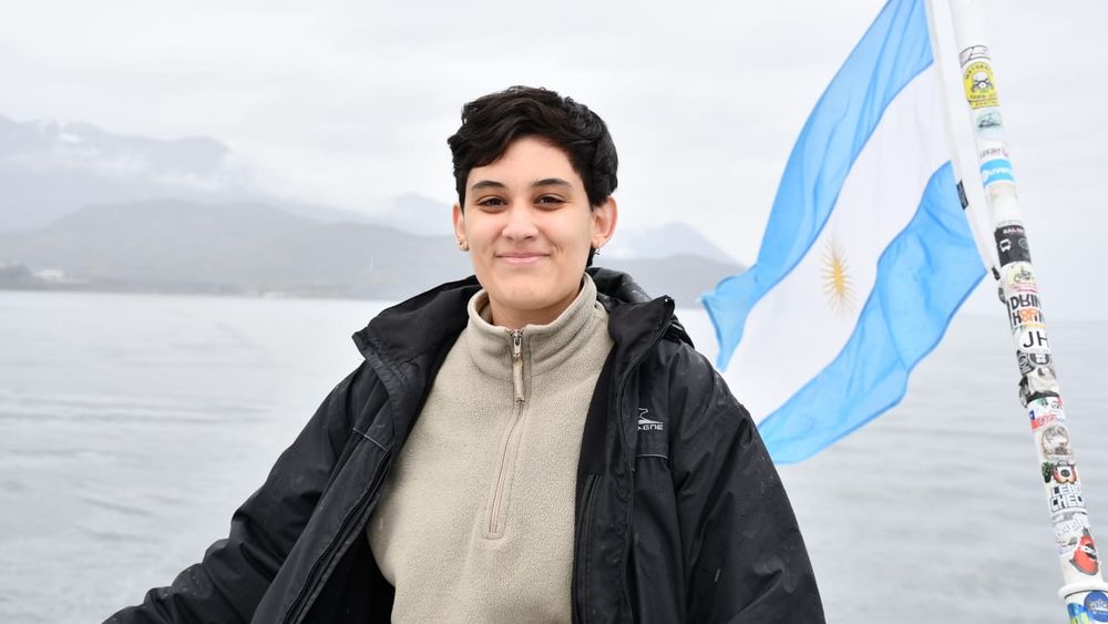 Jana fue seleccionada junto a otros 49 jóvenes para ser parte de un programa de radioafición internacional. Representará a Argentina en Estados Unidos. Jana fue seleccionada junto a otros 49 jóvenes para ser parte de un programa de radioafición internacional. Representará a Argentina en Estados Unidos.