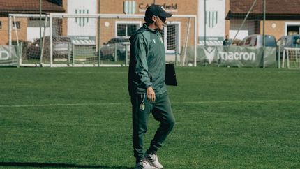 Diario La Unión | Troglio, dolido tras la goleada.