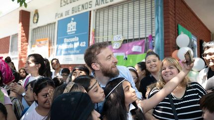 El intendente Federico Otermín fue parte de la fiesta en la Primaria N°42. El intendente Federico Otermín fue parte de la fiesta en la Primaria N°42.