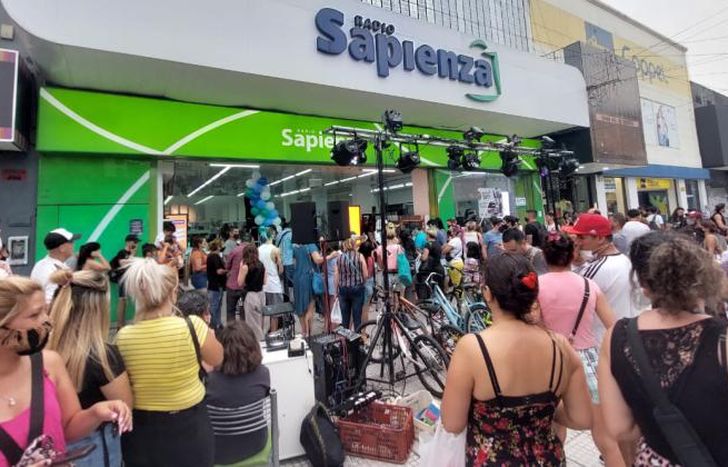 Los vecinos podrán aprovechar a comprar los regalos con descuentos y promociones.