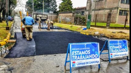 llavallol norte: trabajos de bacheo y limpieza para mejorar la circulacion