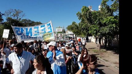 docentes de chaco emprenden un paro de cinco dias