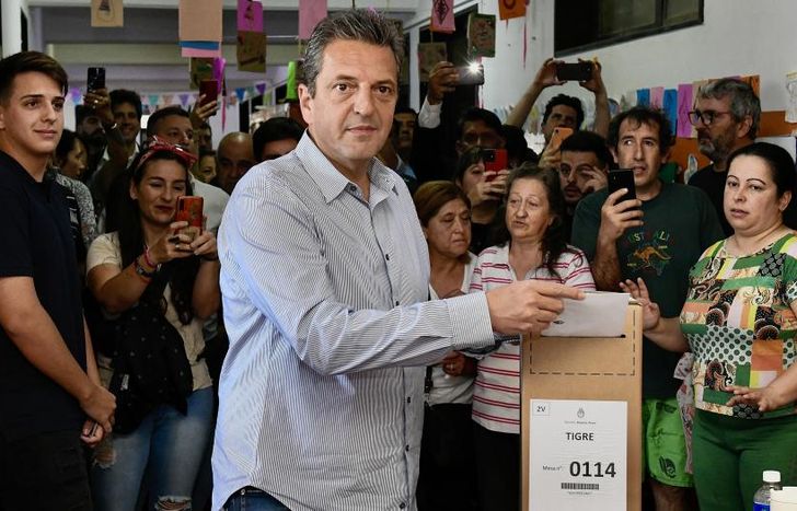 El candidato a presidente votó en Tigre.