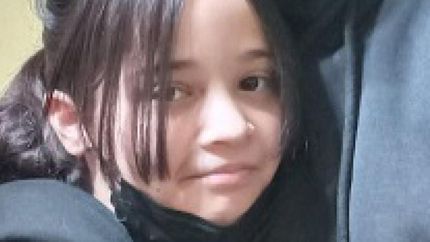 Martina ayer conoció a Javier, quien ya le tomó las medidas para realzar su calzado. Martina ayer conoció a Javier, quien ya le tomó las medidas para realzar su calzado.