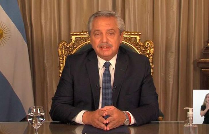 El Presidente desaconsejó los viajes al exterior.