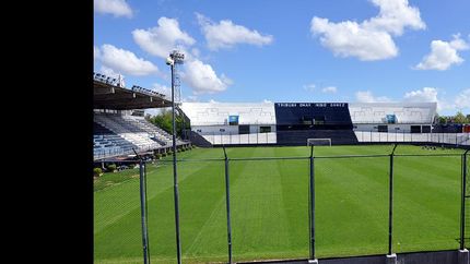 a alentar al taladro en la copa
