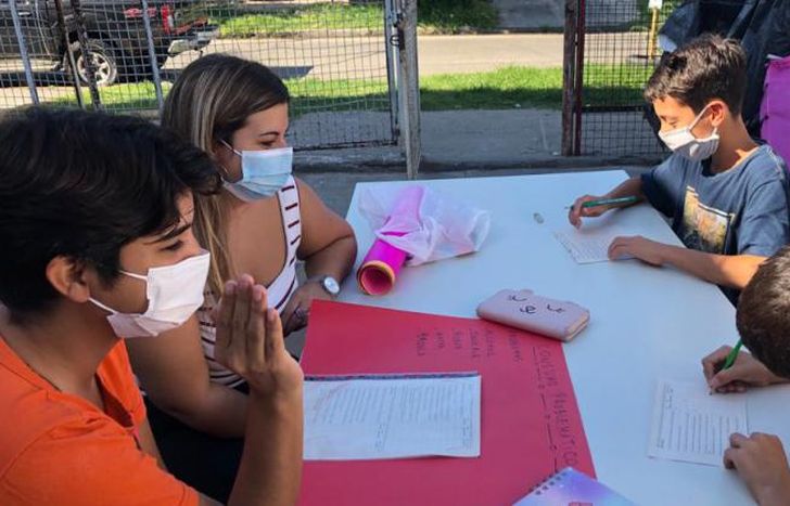 En los barrios realizan talleres sobre diversas temáticas.