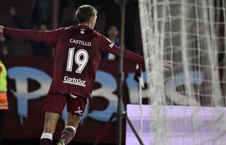 El atacante convirtió su tercer tanto con la camiseta de Lanús.