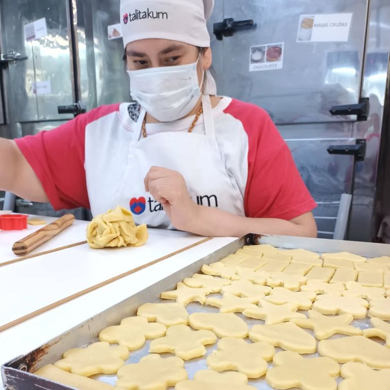 en el Taller Protegido de Producci&oacute;n de Panificados como alternativa laboral para j&oacute;venes y adultos.