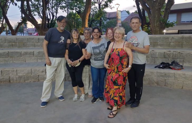 El evento, a la gorra, se hace en la Plaza San Martín de Turdera.