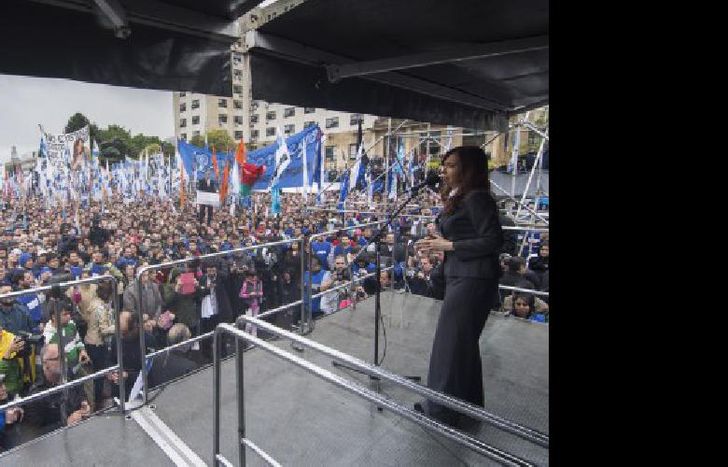 13-04-2016_buenos_aires_la_ex_presidenta (4)